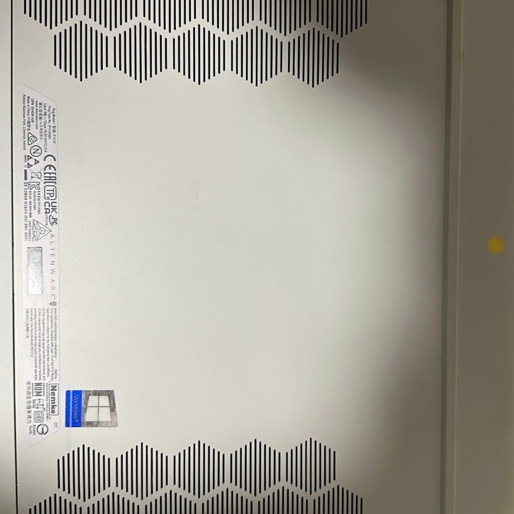 Alienware x15 R2 - Picture 2 of 3